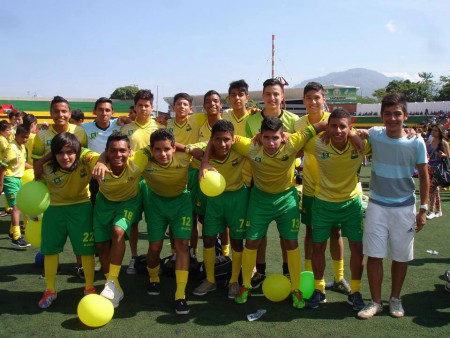 En el desfile de inicio de Liga 2014